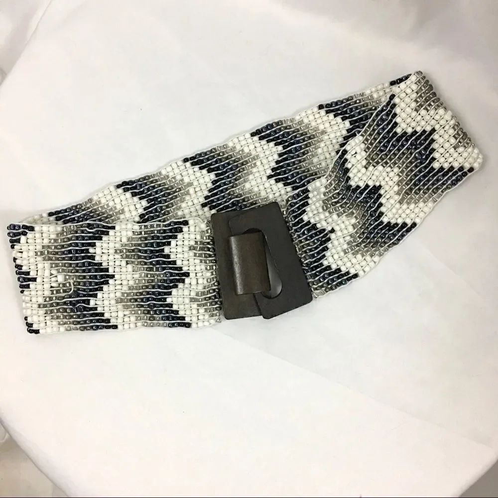 Large Seas Bead stretch belt with wooden buckle